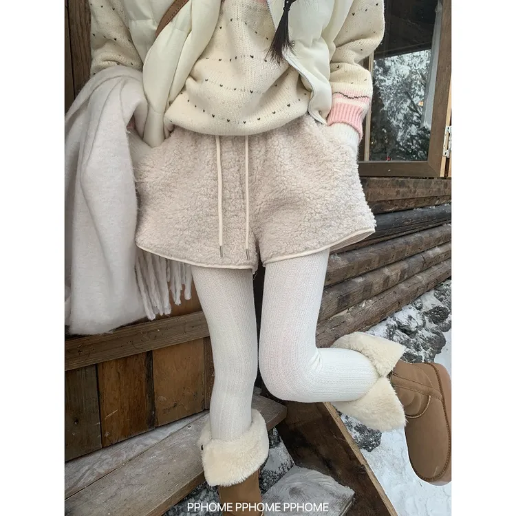 羊羔小短裤 冬季可爱穿搭插兜短裤羊羔毛宽松休闲裤女