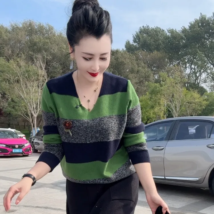 9680针织衫轻奢韩系拼接厚款拼色条纹衫打底衫格子常规V领时尚