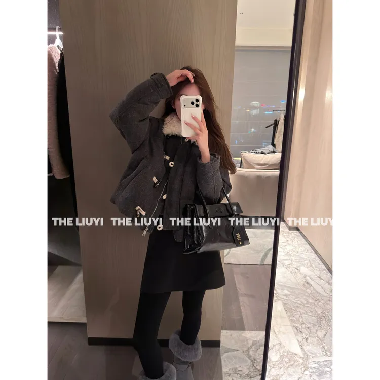 【LIUYI】灰柏林~90白鸭绒毛毛拼接牛角扣毛呢羽绒服51030B1