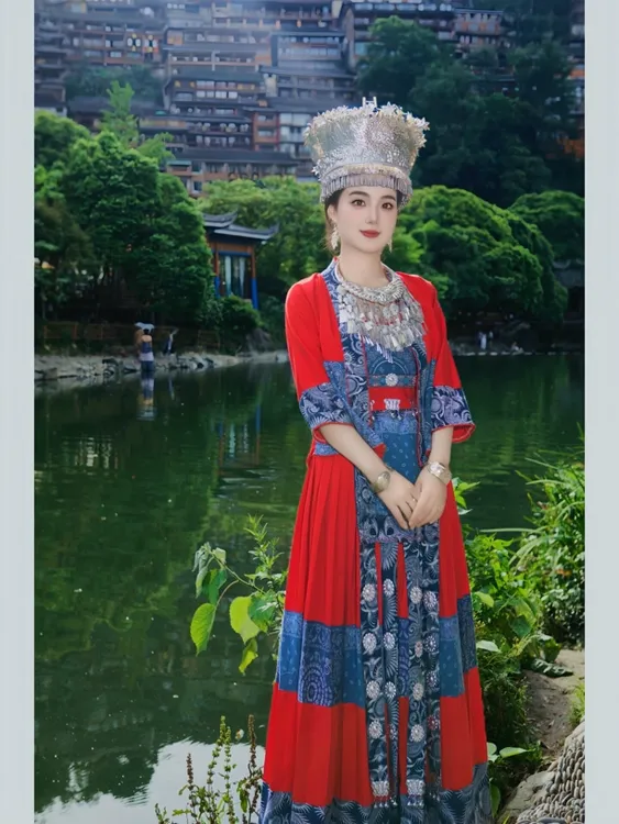 少数民族夏季蜡染长裙民族风旅游舞台苗族服饰