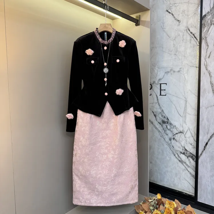2025秋冬复古轻奢钉珠半高领立体花朵装饰国风印花半裙套装