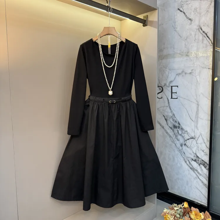 2025新款大码气质法式收腰修身显瘦轻奢贵气胖mm洋气连衣裙2610