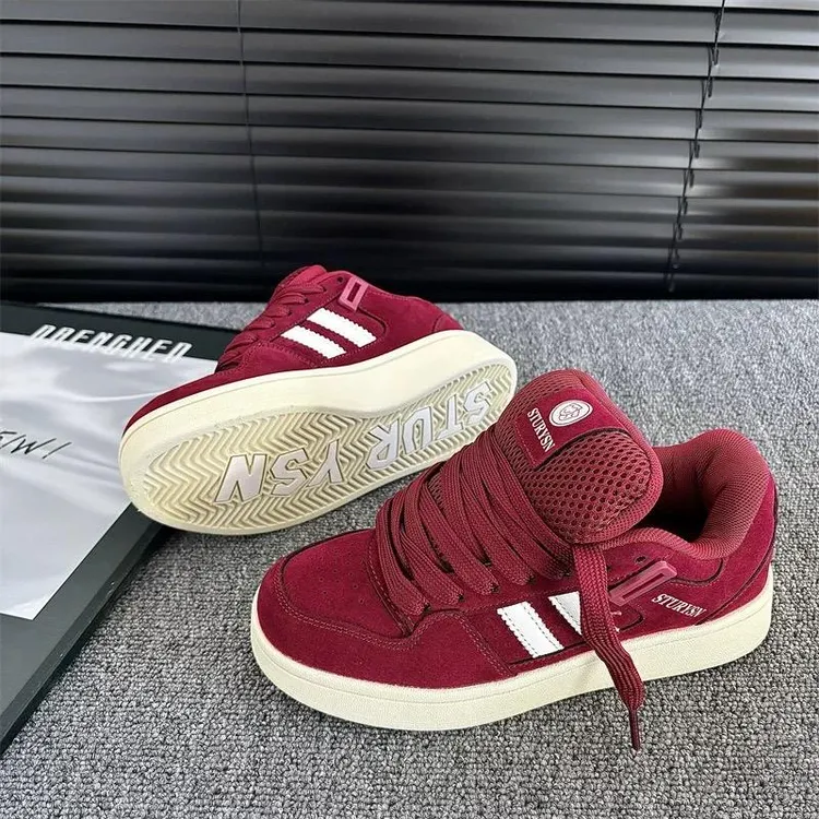 港风复古磨砂酒红色板鞋男ins潮2025春季新款学生休闲运动面包鞋