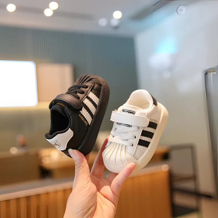 小兔定制女童板鞋2025秋季贝壳头运动鞋儿童鞋子男童轻便婴儿鞋子