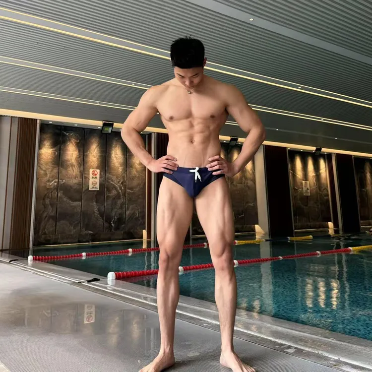 Aresdate(“雄一样的男人”视频同款三角泳裤)欧美性感纯色泡温泉