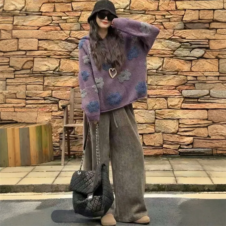 9016#实拍~羊毛绒花朵刺绣紫色毛衣+雪尼尔松紧腰百搭显瘦休闲裤