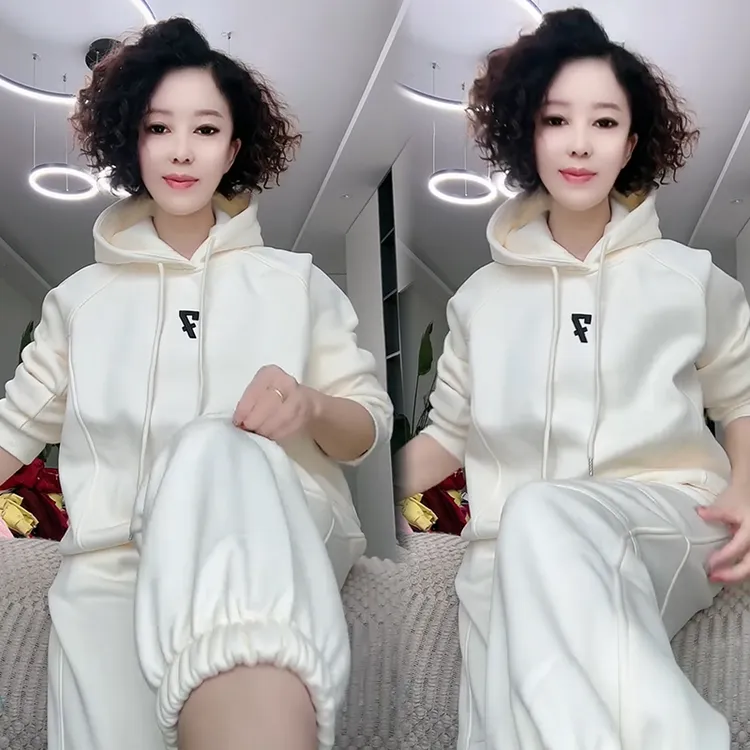 2025秋冬新款时尚显瘦气质网红高档套装女高级百搭宽松大码两件套