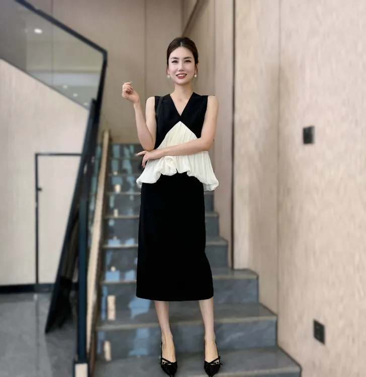 【JY】法式气质V领无袖T恤女2025新款夏季别致独特高级感撞色小衫