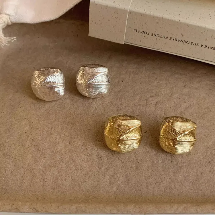 铜合金耳饰 金属纹理感耳钉2025新款爆款高级感耳环925银时尚饰品