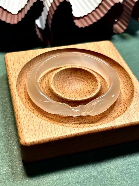 天然原矿玛瑙冰透灵狐水润透亮美观实用
