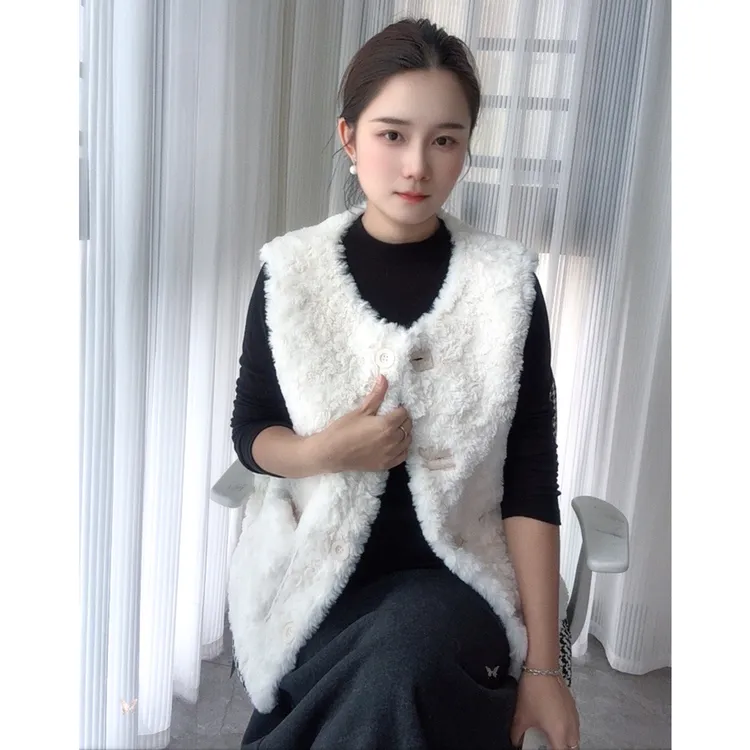 毛毛马甲女皮毛一体秋冬加厚保暖新款百搭宽松外穿毛绒舒适马夹