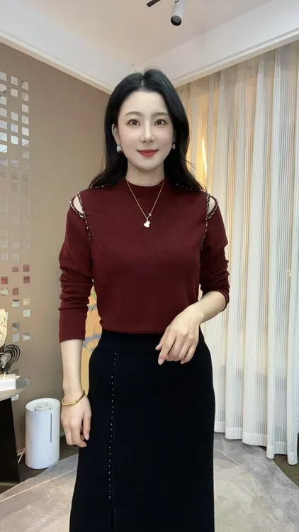 2025新款半高领纯色设计镂空串珠显瘦百搭气质减龄洋气打底衫