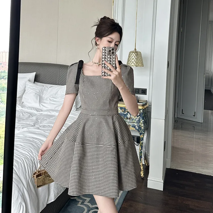 2025夏季新款女韩国chic复古气质泡泡袖格纹收腰蓬蓬连衣裙-61228