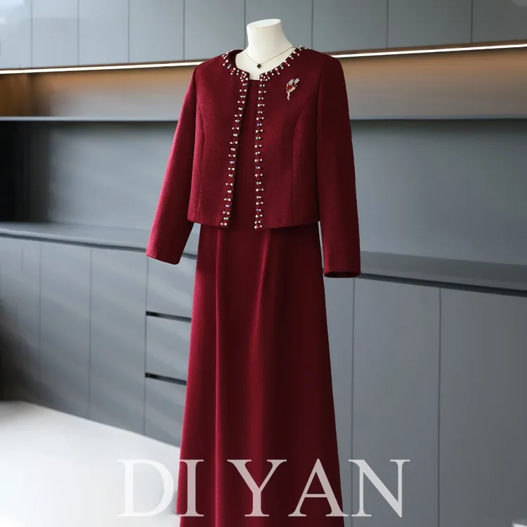 喜妈妈高端轻奢高级感婚宴礼服优雅平时可穿红色连衣裙小香风外套