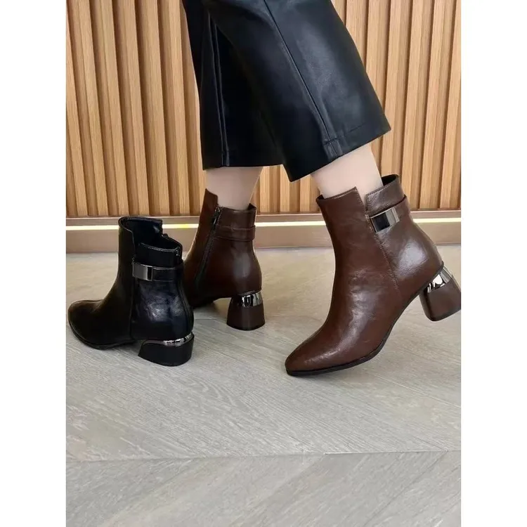 秋冬季加绒保暖复古粗跟加绒时尚百搭冬季女靴加绒女靴秋冬短靴