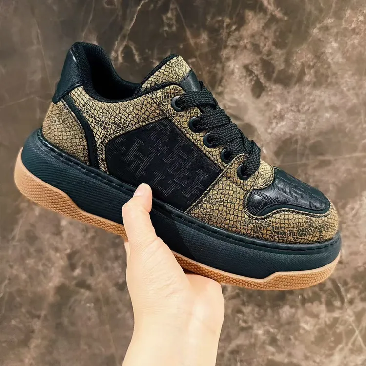 HUILETU【黑金总裁】冬季男鞋时尚休闲百搭舒适低帮厚底拼色花板鞋