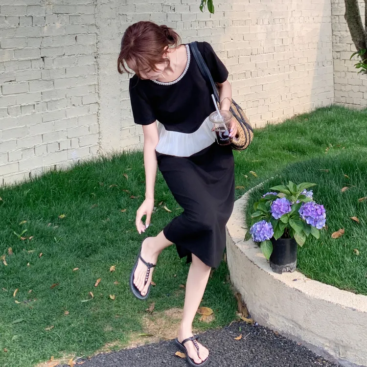 黑色轻熟风气质短袖连衣裙女2025夏法式设计感拼接减龄显瘦T恤裙 