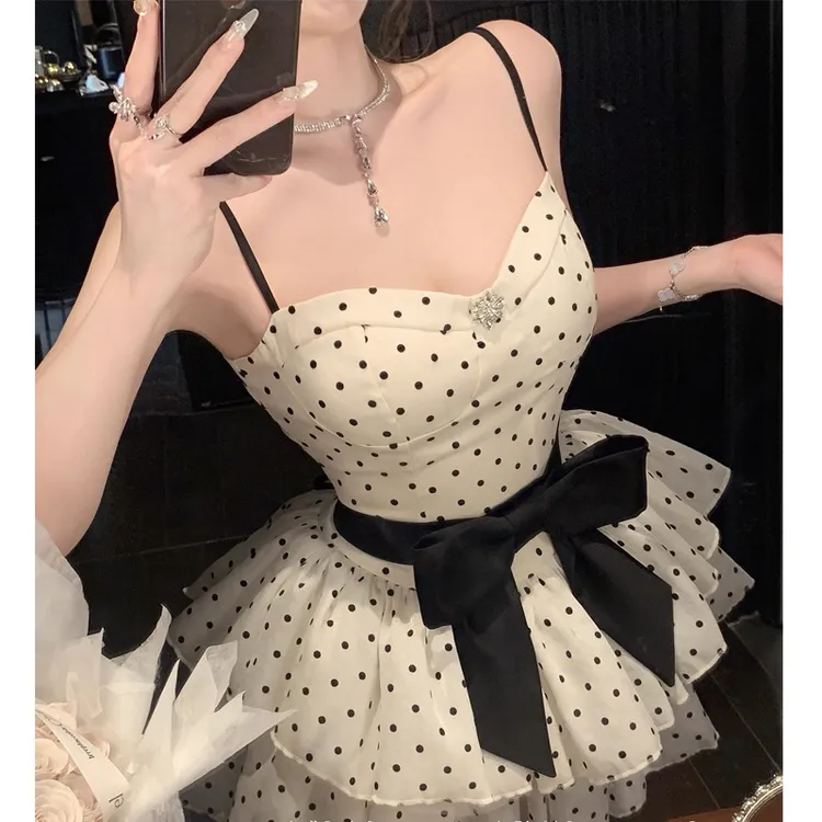 小众新款法式波点夏季显瘦气质甜美欲设计感吊带法式