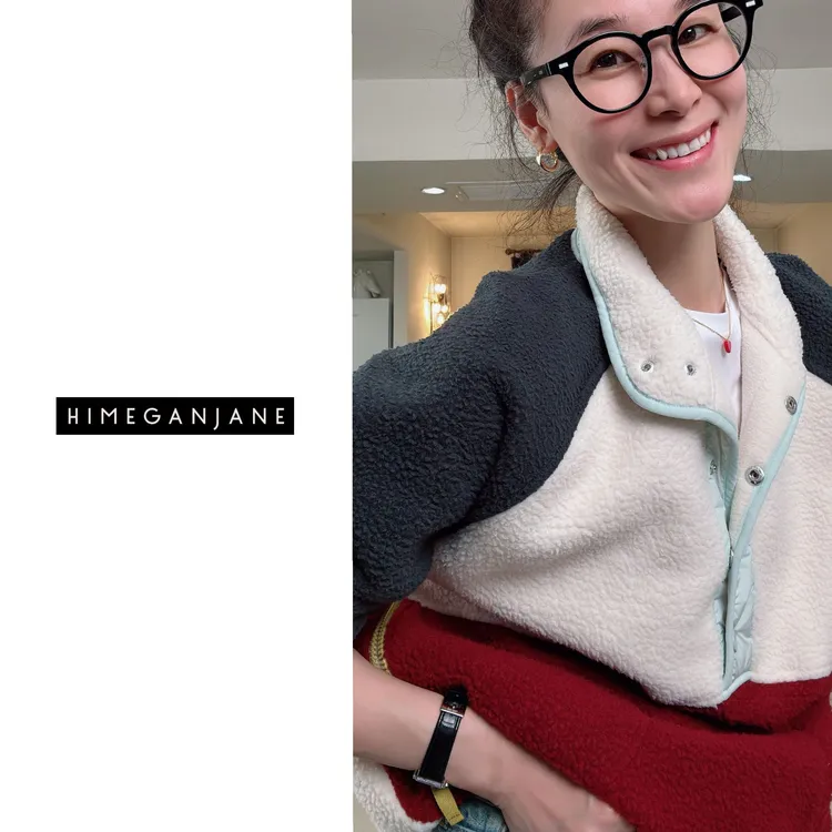 HIMEGANJANE “太爱这个配色”氛围感拉满 颗粒绒撞色拼接卫衣25162