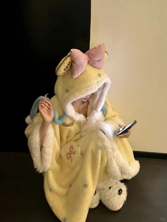 韩版慵懒风可爱蝴蝶结连帽珊瑚绒睡袍睡衣女冬季加厚保暖家居服