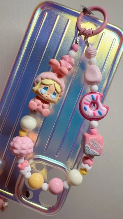 可爱crybaby睡衣挂件创意个性手机链卡通手工diy挂绳ins手机壳