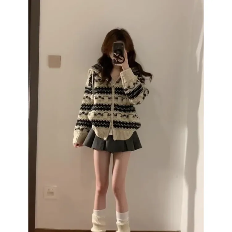 慵懒风费尔岛连帽拉链毛衣针织衫上衣女高腰a字显瘦百褶裙两件套