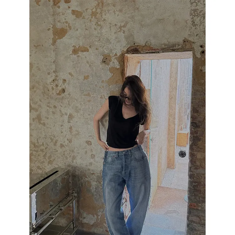 辣妹V领显瘦修身慵懒风T恤上衣复古时尚设计感牛仔裤2025新款套装