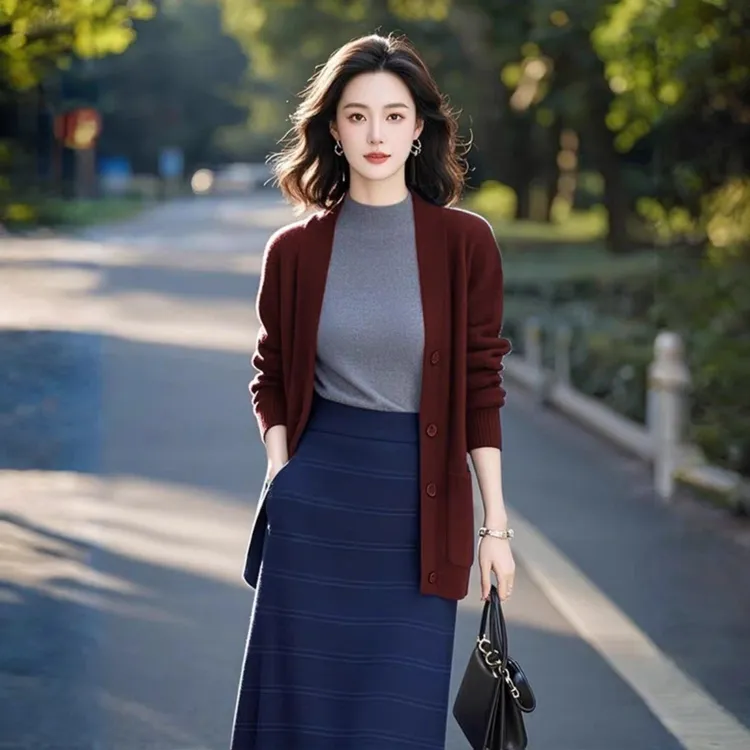 针织开衫女2025年秋冬新款韩式软糯慵懒风格独特的超级漂亮上衣