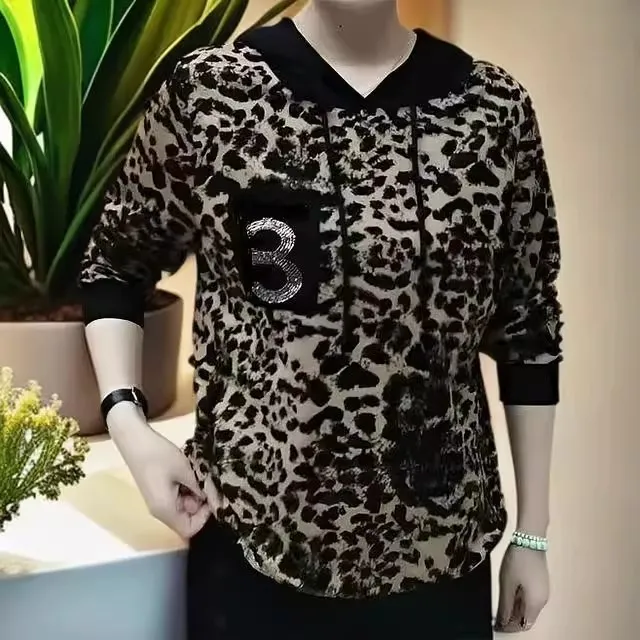 大码女装秋季新款连帽拼色烫钻打底衫T恤中年妈妈宽松显瘦上衣服