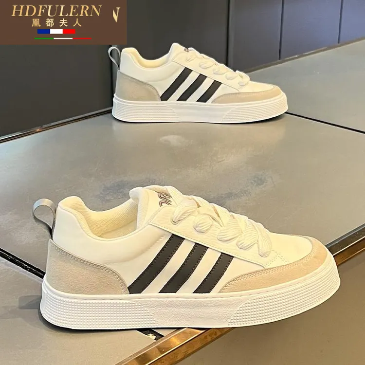 高档轻奢时尚干净感百搭三道杠低帮板鞋男2025年秋季新款时尚休爆