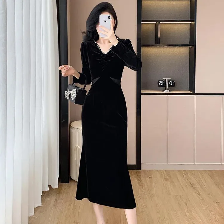 高级感黑色v领长袖金丝绒连衣裙长裙女2025秋季收腰气质名媛裙子