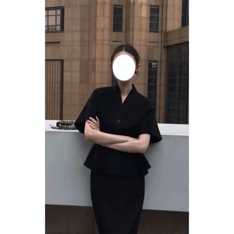 MARIE.COCO轻熟气质名媛风穿搭黑色极简高级感上衣女半身裙一整套