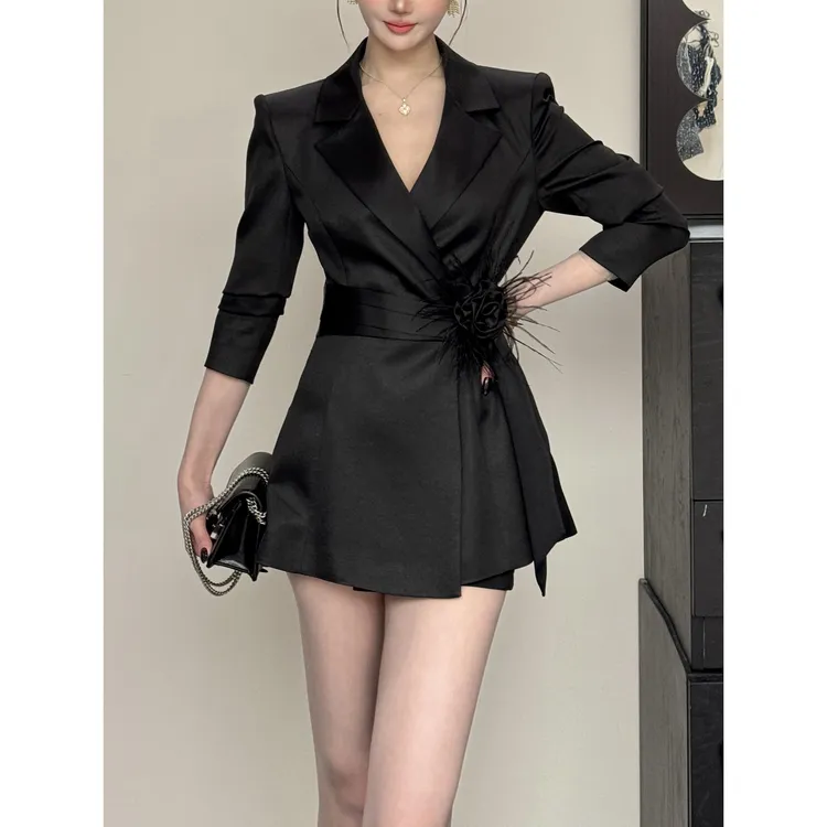 赫本风西装外套女春秋2025新款爆款时尚洋气高级感收腰显瘦小西服