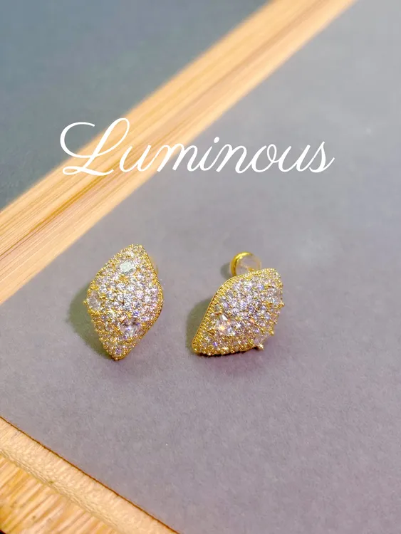 铜合金锆石耳饰 A006原创设计女甜美耳饰轻奢法式镶嵌百搭气质