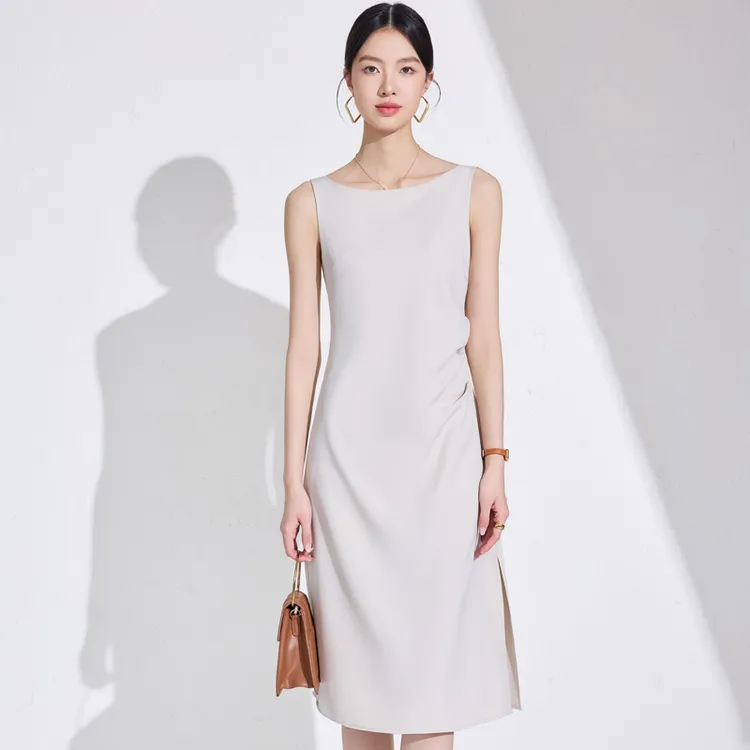粉色圆领吊带女职业连衣裙2025春夏新款女神范褶皱收腰开叉打底裙