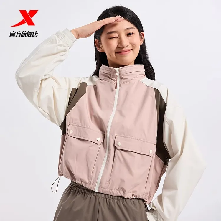 特步风衣女时尚宽松短款运动外套春秋新款休闲连帽夹克