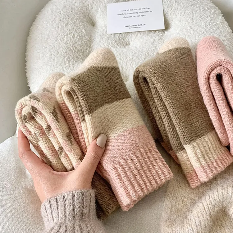 厚袜子女秋冬款中筒袜潮网红款冬天高筒加绒加厚保暖纯色素色毛圈