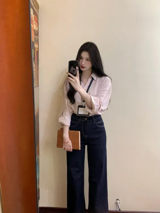 【小漂亮】时尚轻职风气质粉色衬衫上衣女搭配复古高腰牛仔裤套装