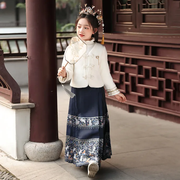 国风婚礼花童礼服秋冬两件套儿童马面裙2024新款大童汉服女童套装