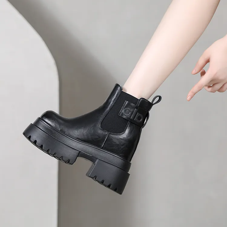 2025年秋冬新厚底增高12CM切尔西短靴女百搭小个子增高烟筒马丁靴