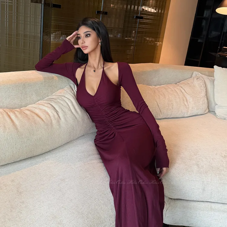 HELEN/澳绒磨绒V领挂脖裙女收腰包臀褶皱丰胯显瘦保暖连衣裙Q606