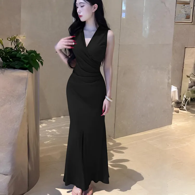 法式气质V领无袖不规则连衣裙赫本风高级感收腰显瘦长裙夏季新款