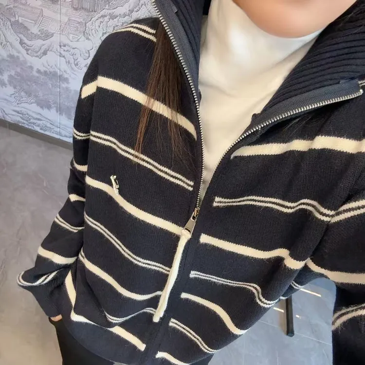 拉链条纹女款毛衣