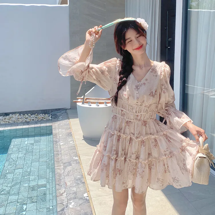 早春法式碎花连衣裙女小个子2025年新款超好看甜美收腰显瘦碎花裙