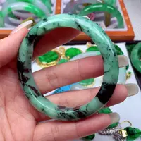 翡翠手镯未镶嵌翡翠