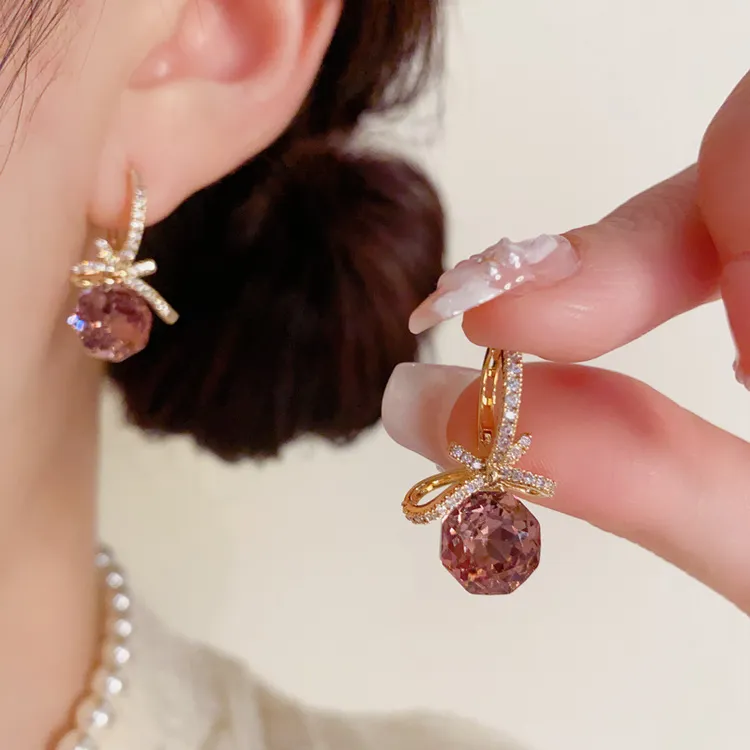 铜合金耳饰 韩版轻奢百搭超闪镶钻蝴蝶结方钻耳扣精致高级感耳坠