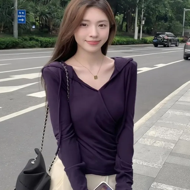 显白连帽长袖上衣百搭显瘦修身上衣带帽褶皱上衣紫色显瘦打底衫女