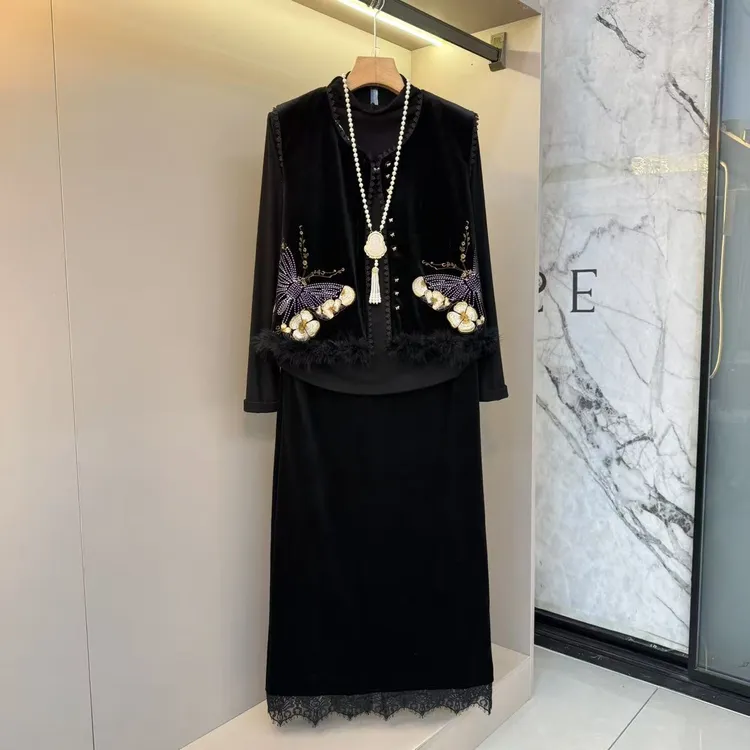 2025秋新新中式高级洋气设计显瘦刺绣马甲+内搭+连衣裙套装70632