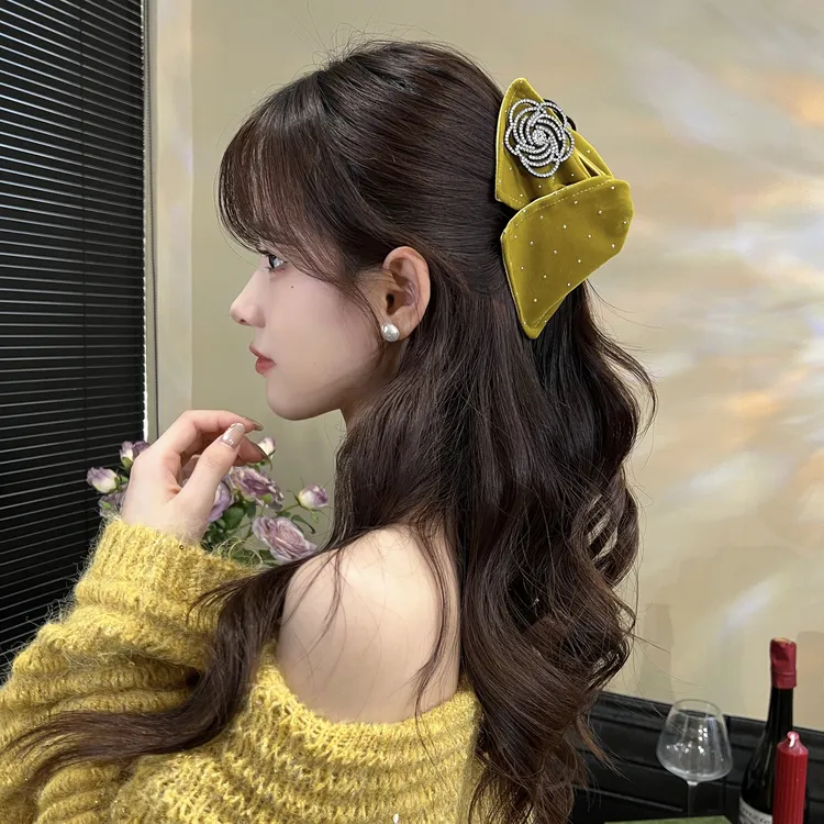 【山茶小姐】山茶花丝绒抓夹发夹女2025新款高端时尚后脑勺鲨鱼夹