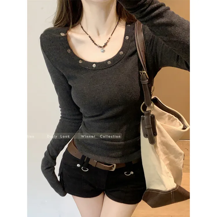 韩版纯色修身长袖打底ins设计感圆领铆钉露锁骨内搭上衣T恤女秋季